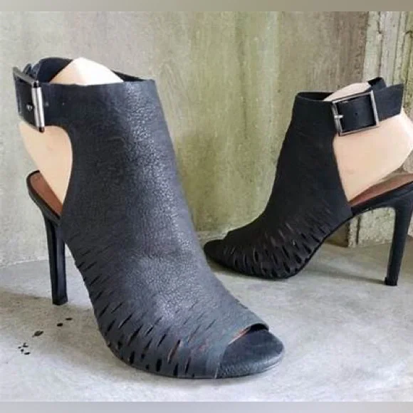 Vince Camuto open toe heels - Picture 5 of 9